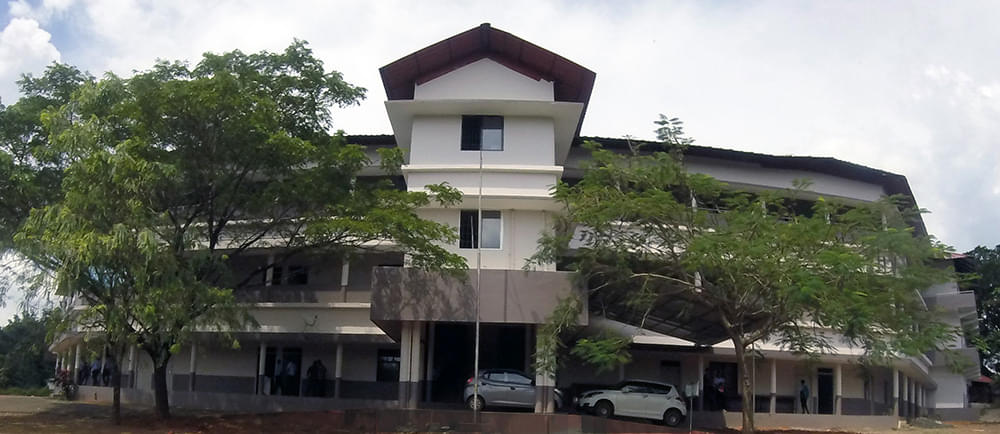 Baselios Poulose Second College Ernakulam Academic Building photo 7